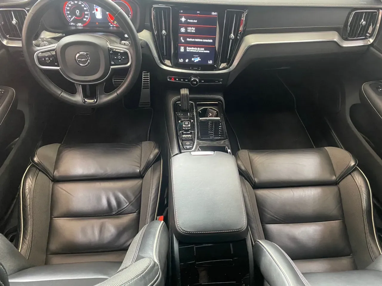 Volvo S60 Recharge Plug-in Hybrid - Imagem 9