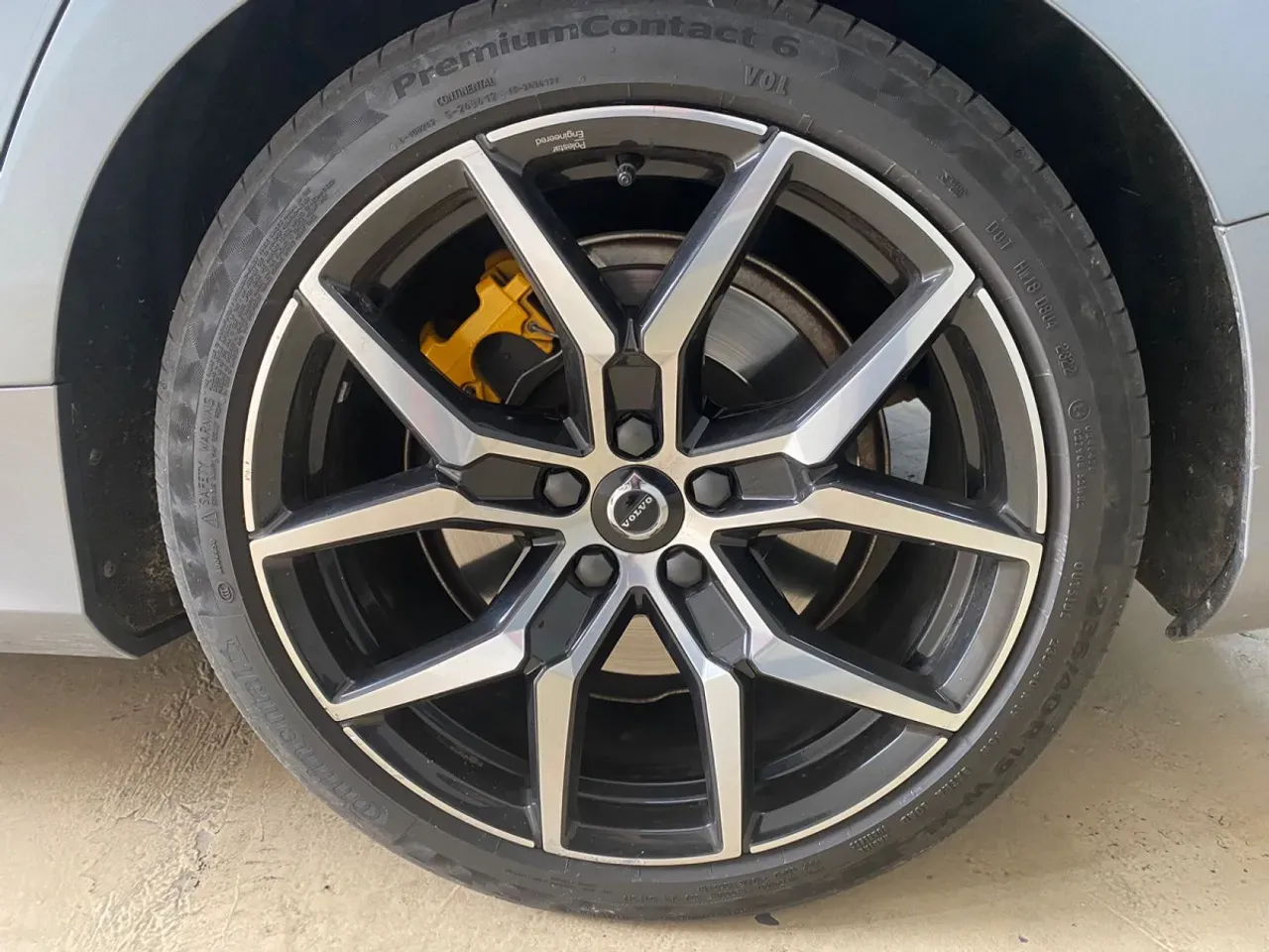 Volvo S60 Recharge Plug-in Hybrid - Imagem 12