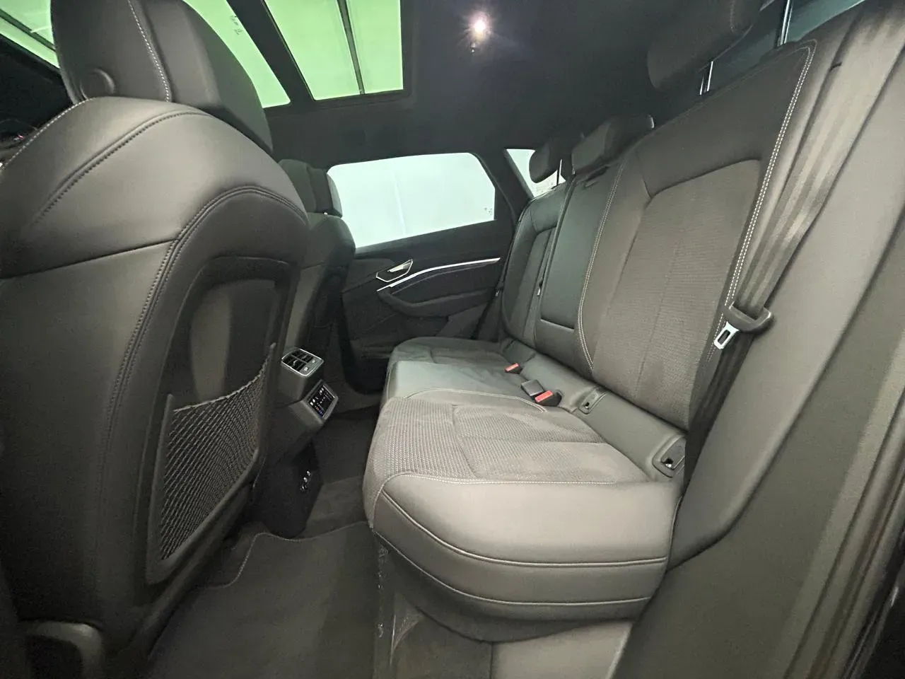 Audi Q8 Sportback E-tron - Imagem 4