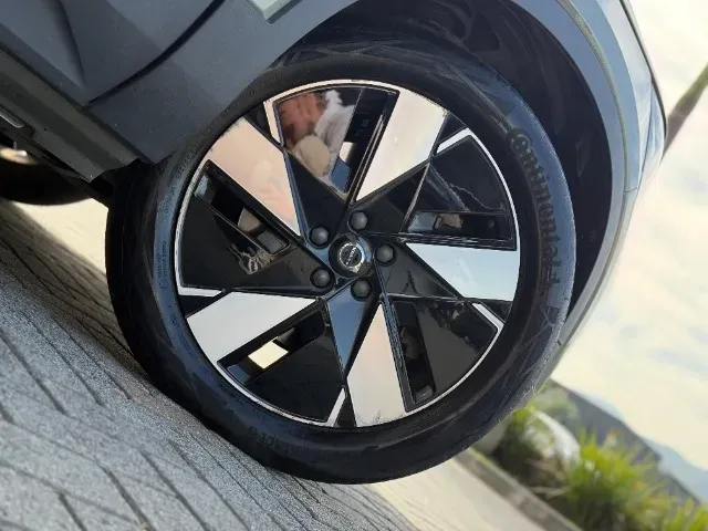 Volvo XC40 Recharge - Imagem 6