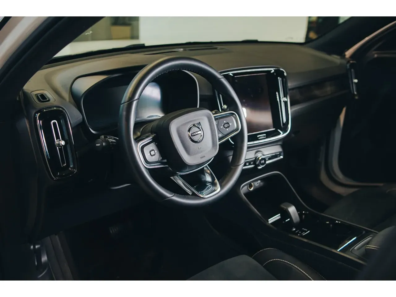 Volvo XC40 Recharge - Imagem 10