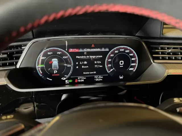 Audi Q8 Sportback E-tron - Imagem 16