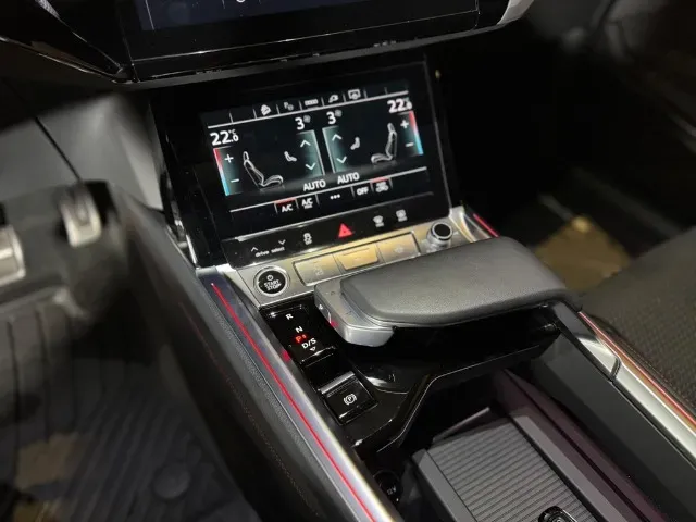 Audi Q8 Sportback E-tron - Imagem 17