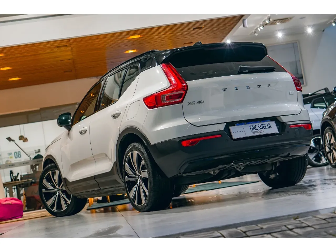 Volvo XC40 Recharge - Imagem 7