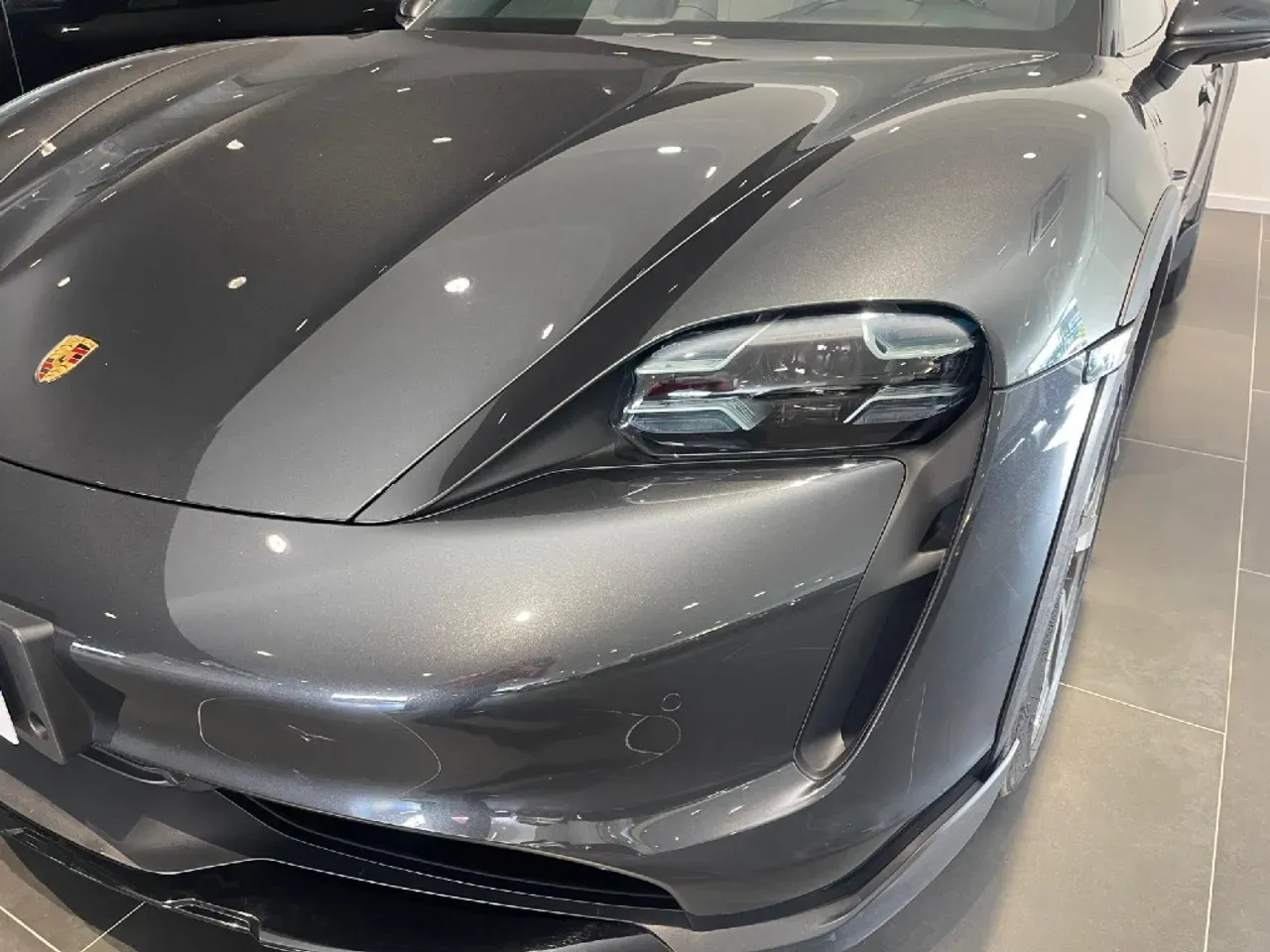 Porsche Taycan - Imagem 14