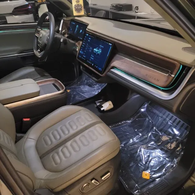 Rivian R1t - Imagem 14