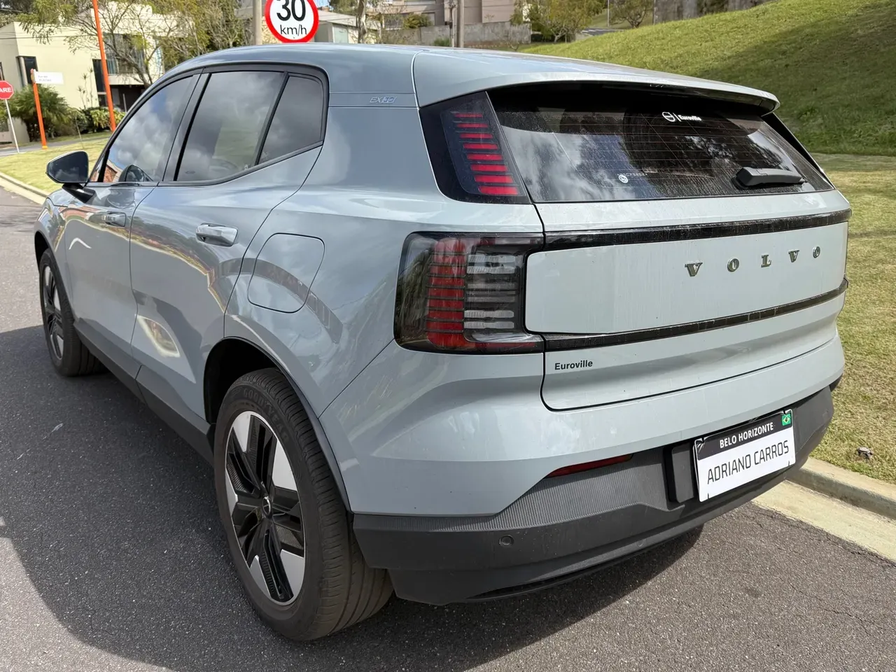 Volvo EX30 - Imagem 8