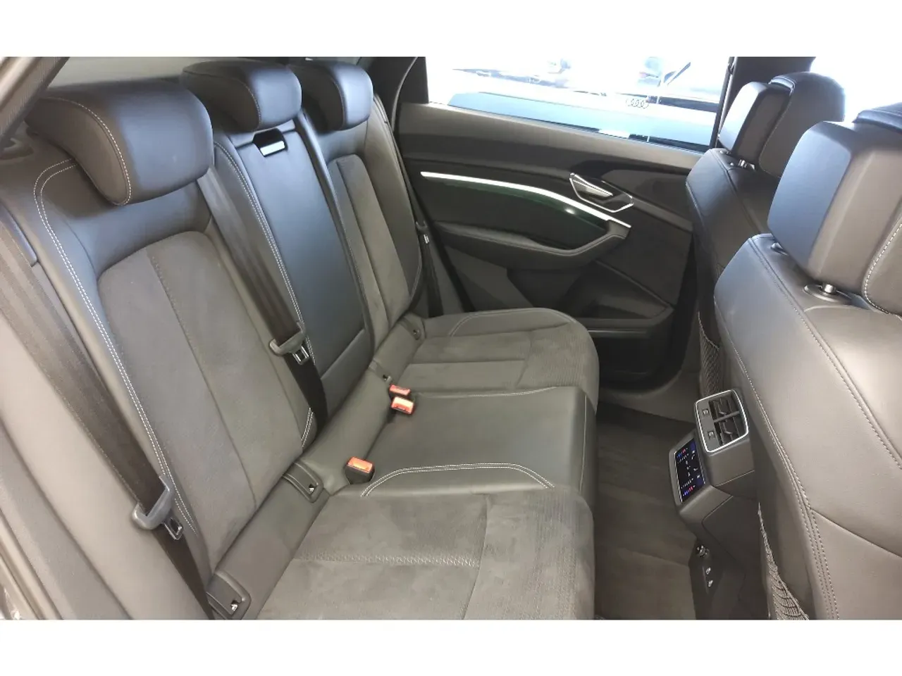 Audi E-tron Sportback - Imagem 7