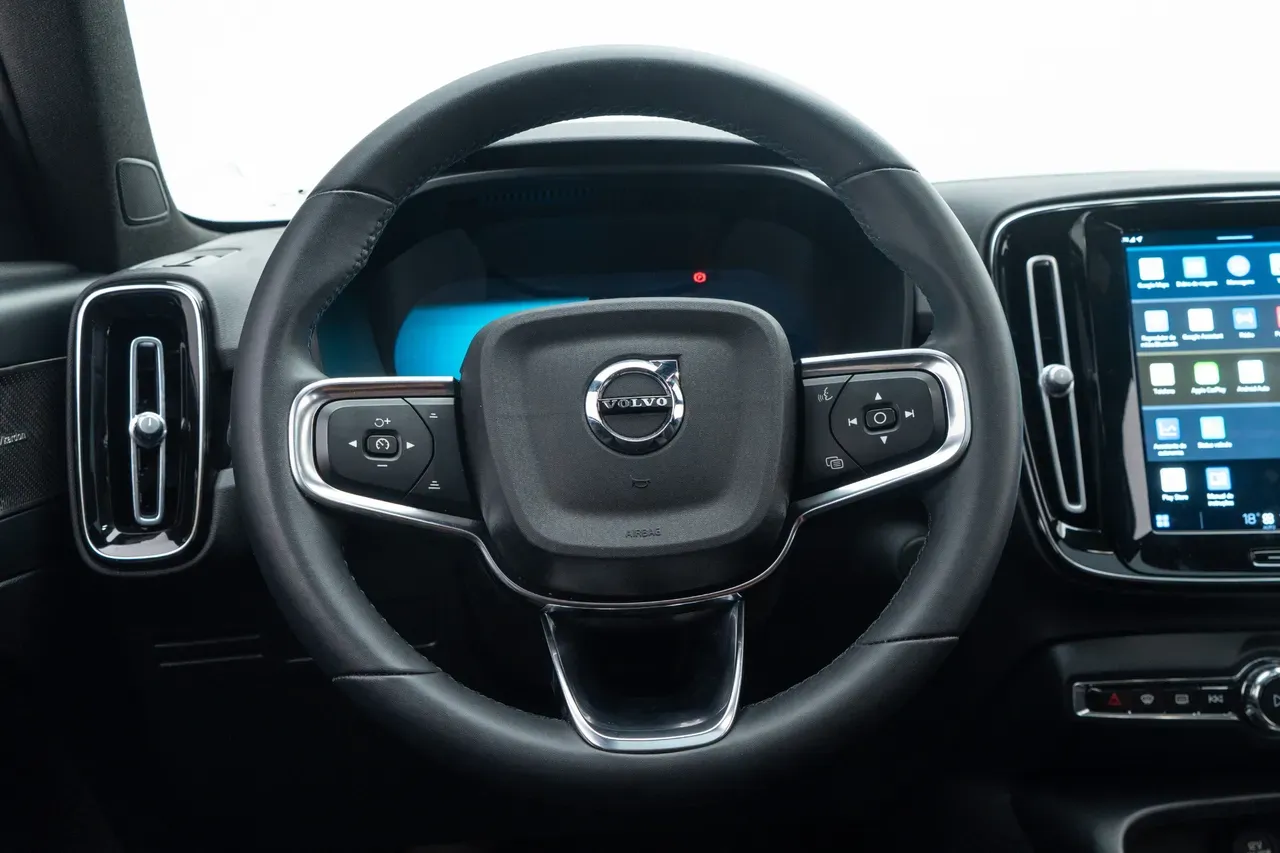 Volvo XC40 Recharge - Imagem 10