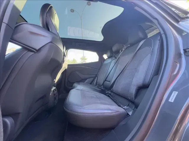 Ford Mustang Mach-e - Imagem 8