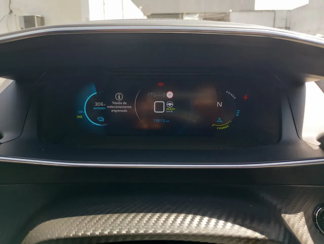 Peugeot E-2008 - Imagem 3