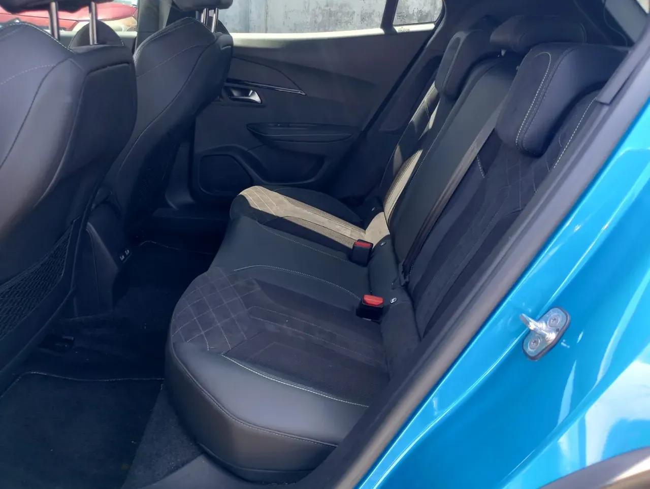 Peugeot E-2008 - Imagem 5