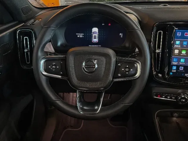 Volvo XC40 Recharge - Imagem 6