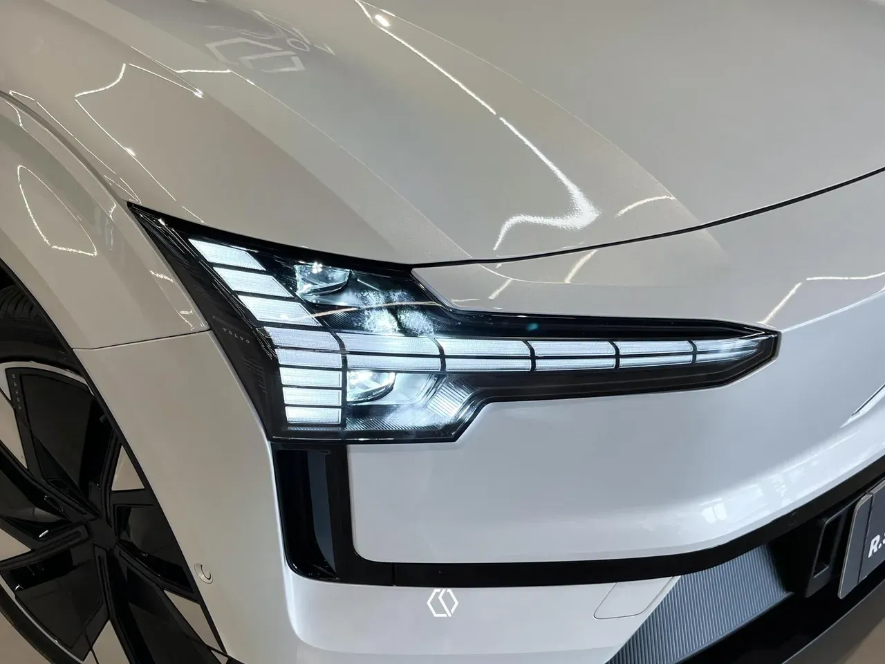 Volvo EX30 - Imagem 8