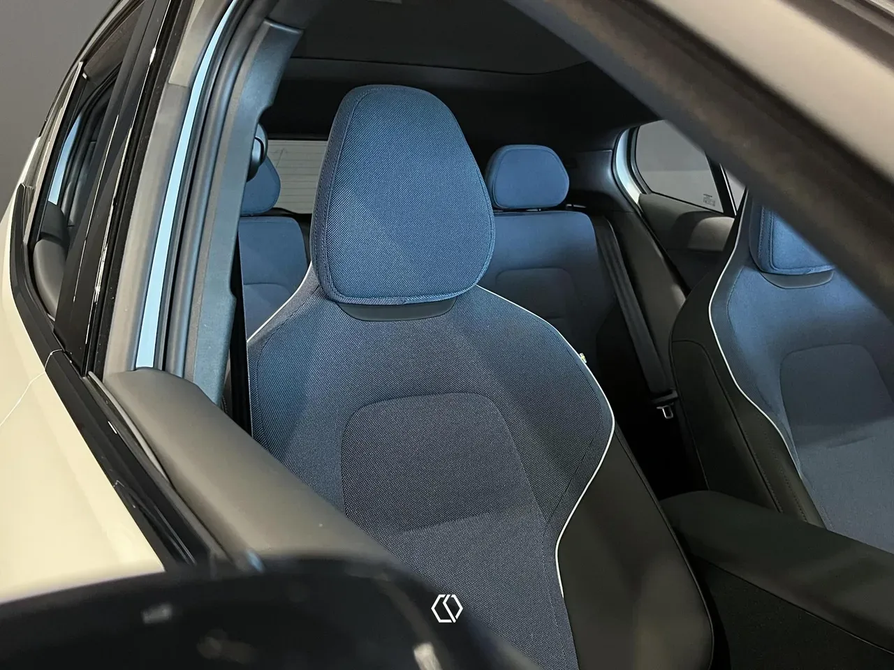 Volvo EX30 - Imagem 14