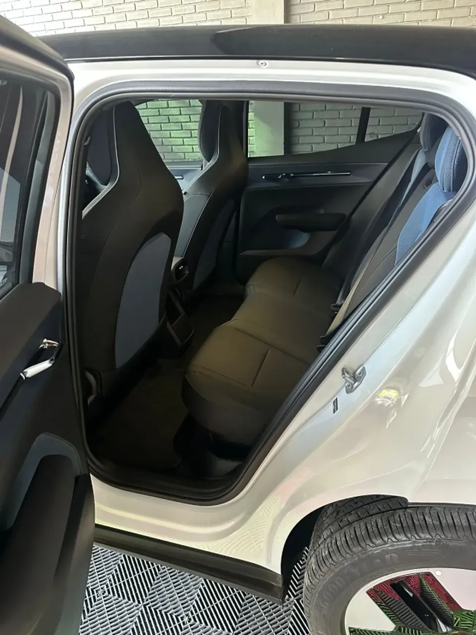 Volvo EX30 - Imagem 8