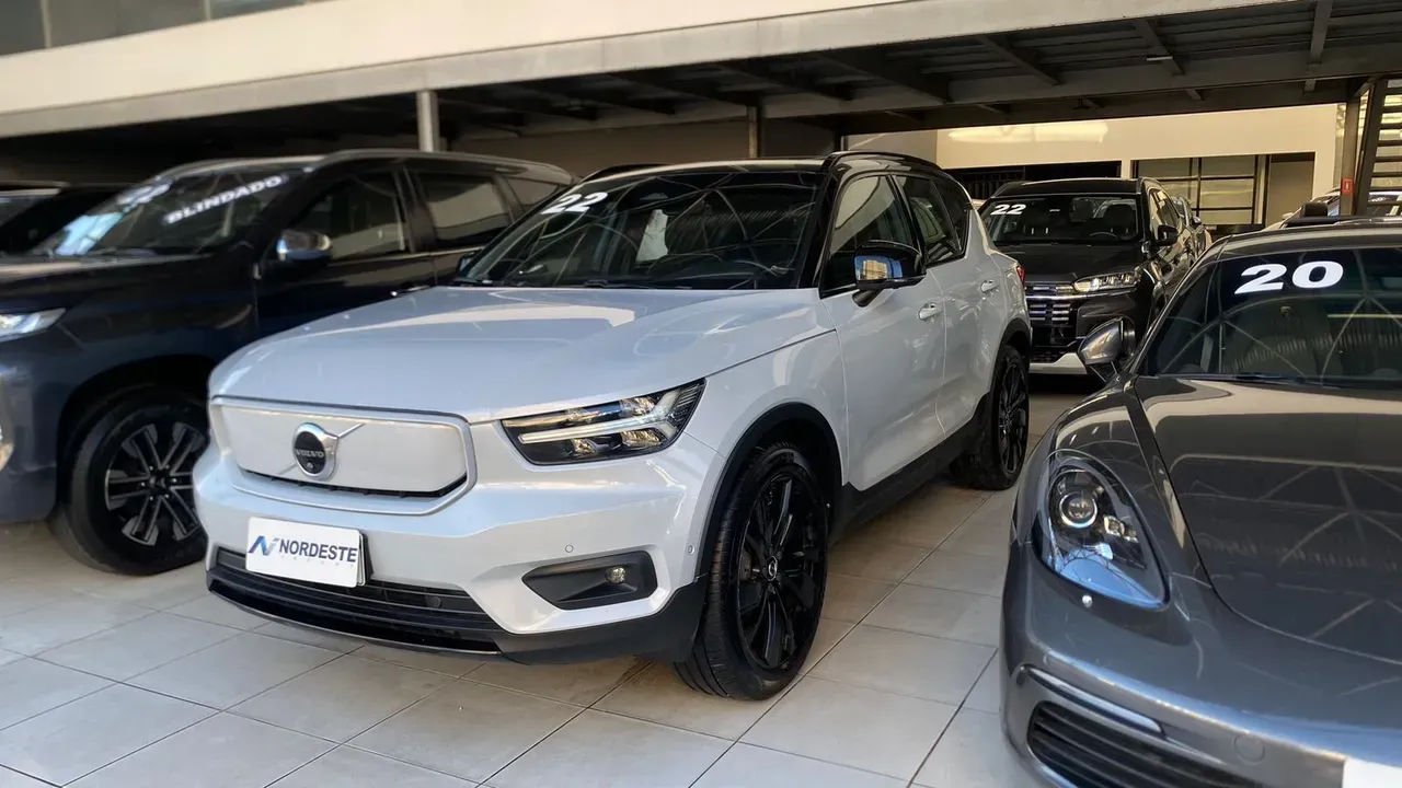 Volvo XC40 Recharge - Imagem 2