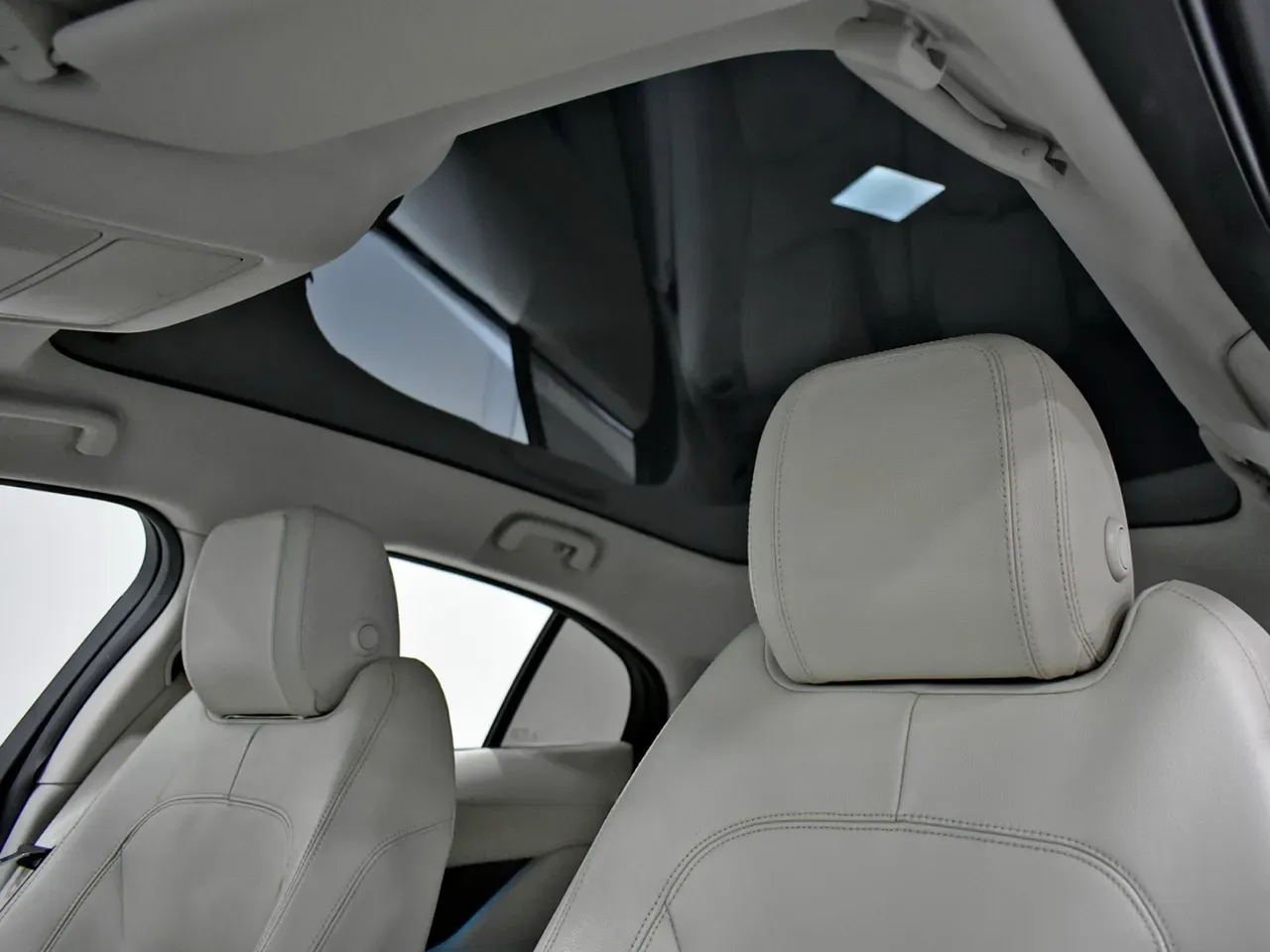 Jaguar I-pace - Imagem 14