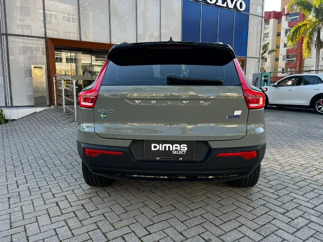 Volvo XC40 Recharge - Imagem 4