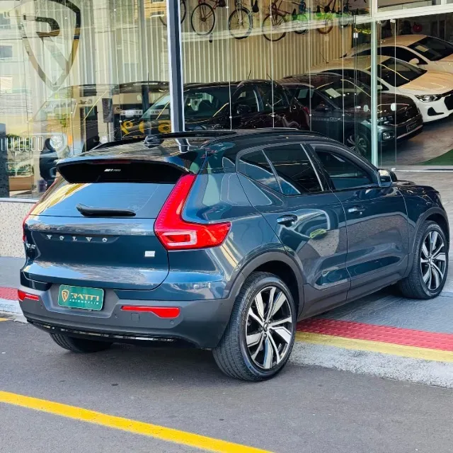 Volvo XC40 Recharge - Imagem 2