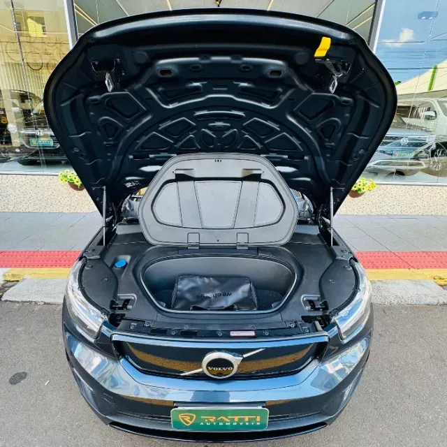 Volvo XC40 Recharge - Imagem 3