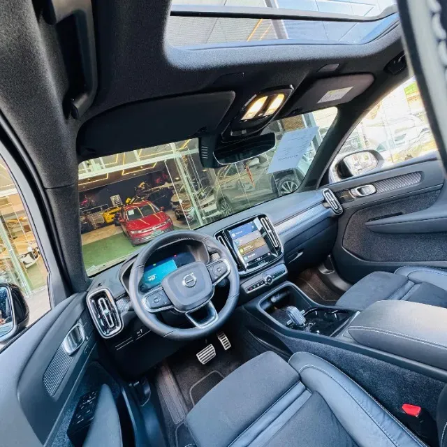 Volvo XC40 Recharge - Imagem 13