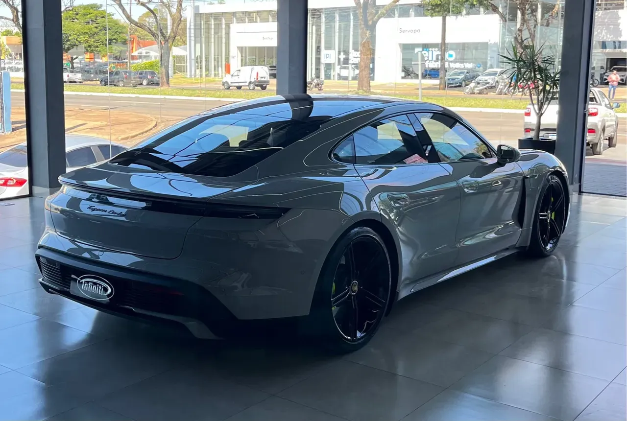 Porsche Taycan - Imagem 8