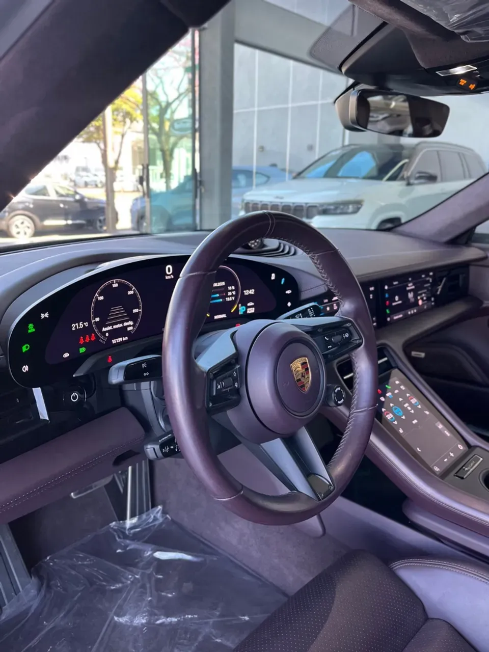 Porsche Taycan - Imagem 10