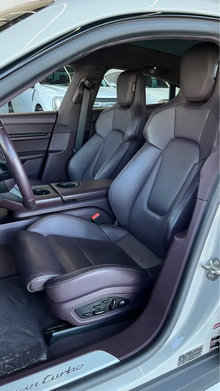 Porsche Taycan - Imagem 15