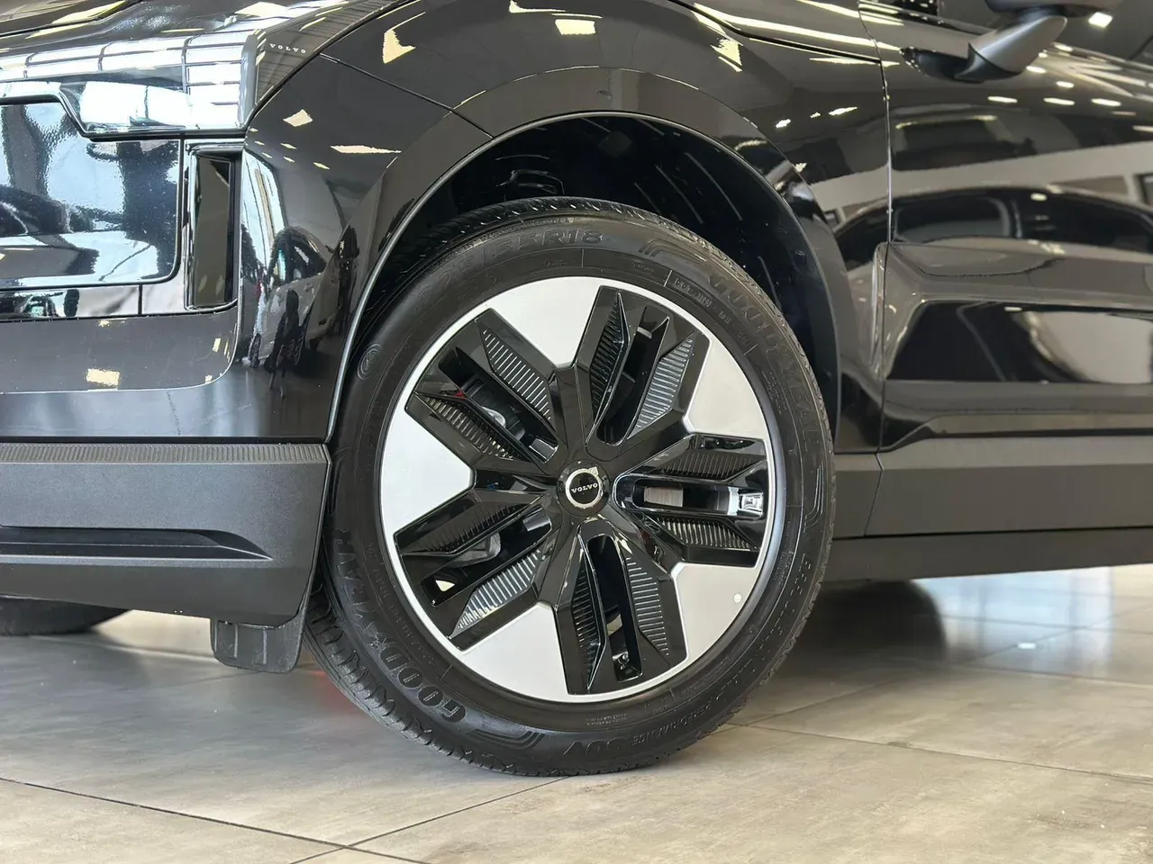 Volvo EX30 - Imagem 4