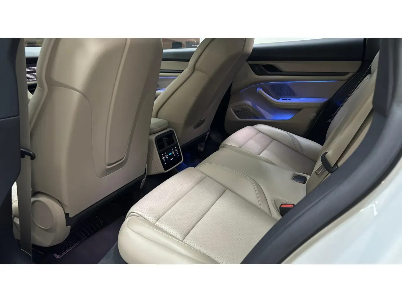 Porsche Taycan - Imagem 10