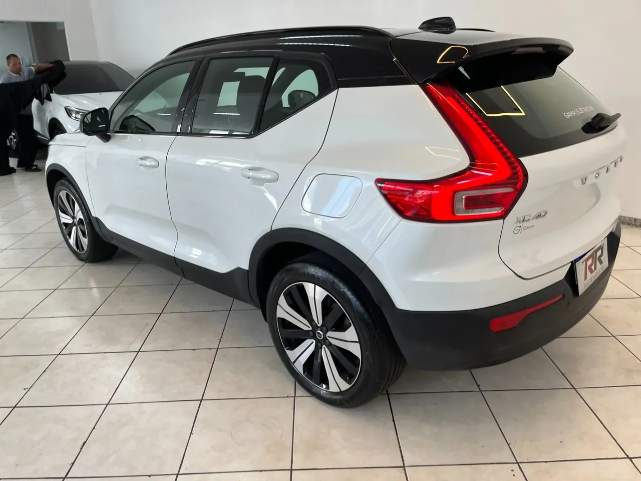 Volvo XC40 Recharge - Imagem 6