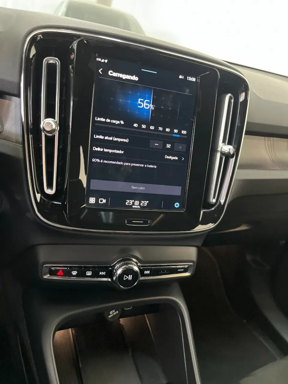 Volvo XC40 Recharge - Imagem 12