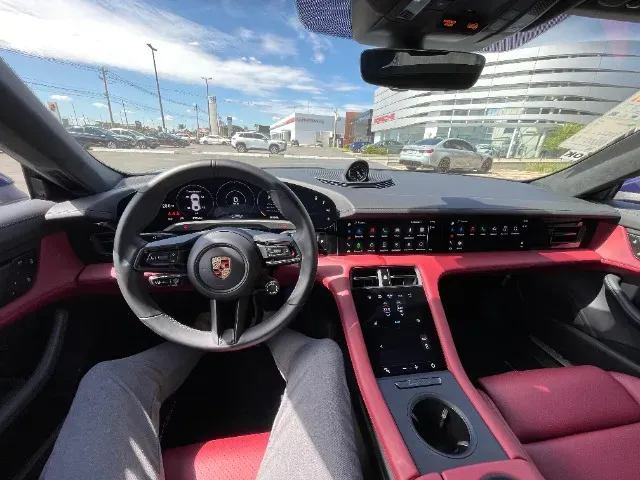 Porsche Taycan - Imagem 6