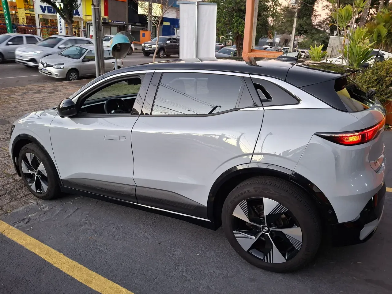 Renault Megane E-tech Electric - Imagem 9