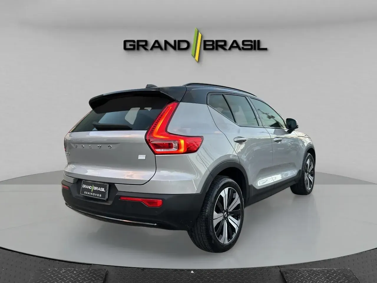 Volvo XC40 Recharge - Imagem 3