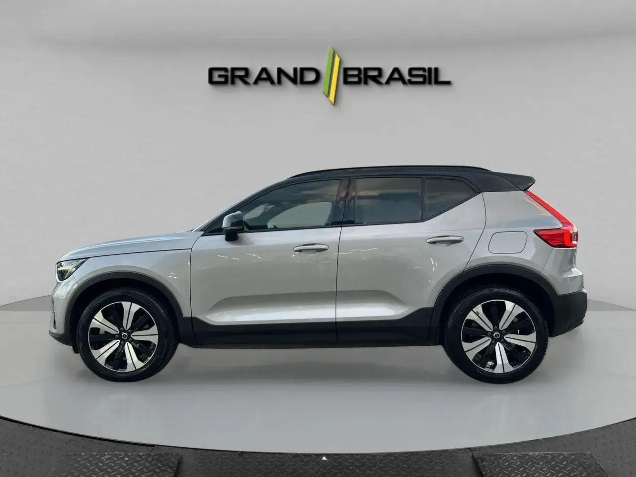 Volvo XC40 Recharge - Imagem 6