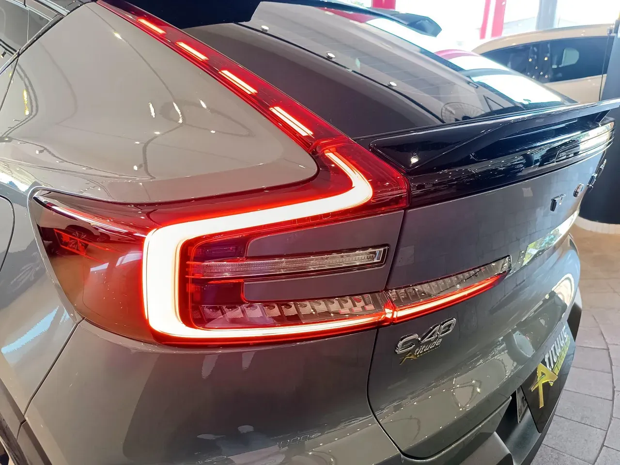 Volvo C40 Recharge - Imagem 11