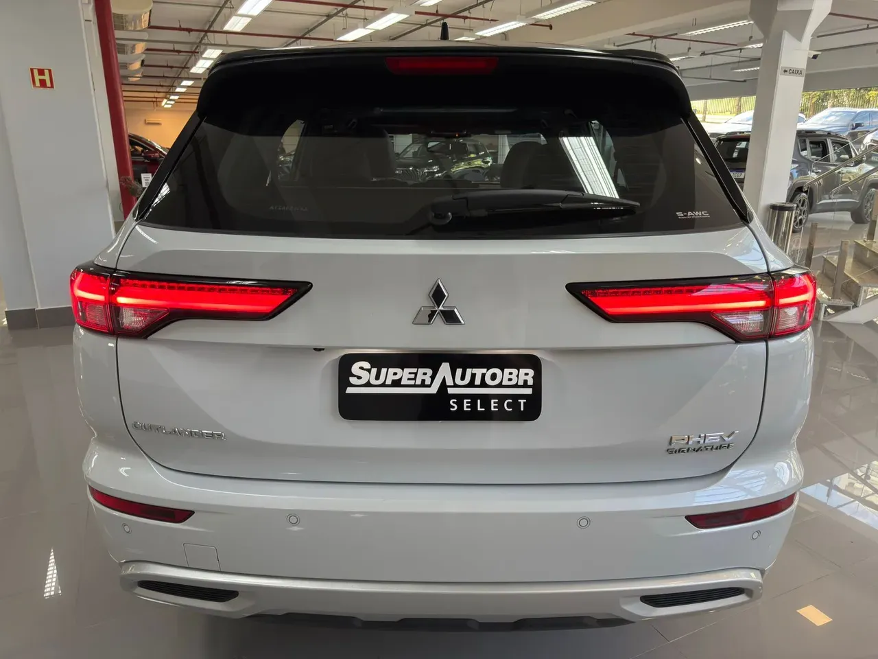 Mitsubishi Outlander Plug-in Hybrid - Imagem 5