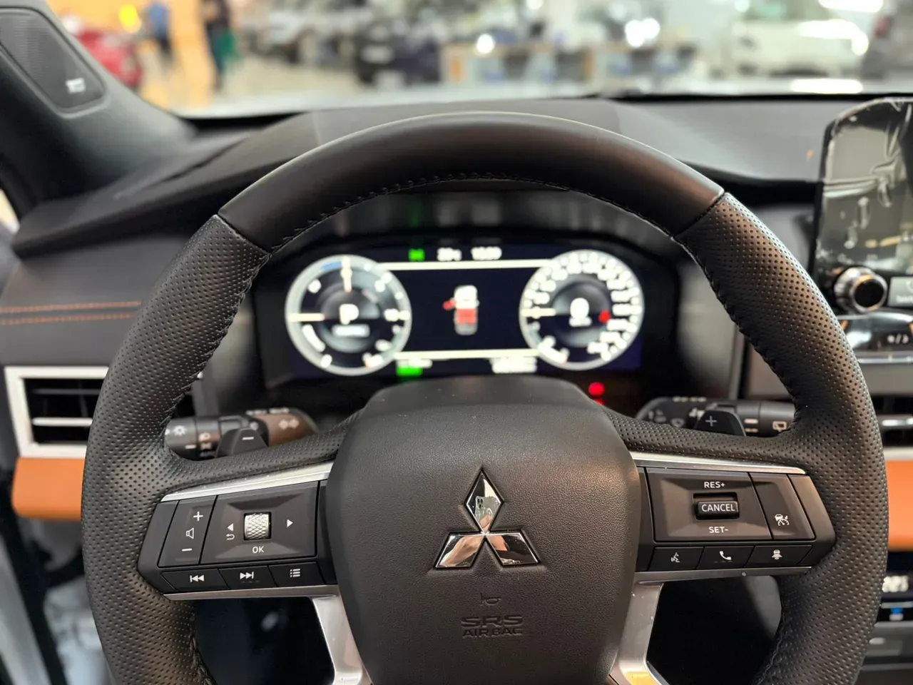 Mitsubishi Outlander Plug-in Hybrid - Imagem 11