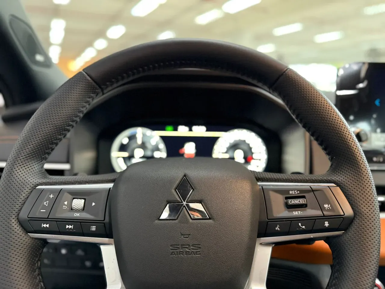 Mitsubishi Outlander Plug-in Hybrid - Imagem 14