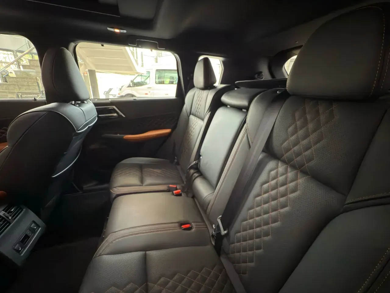 Mitsubishi Outlander Plug-in Hybrid - Imagem 16