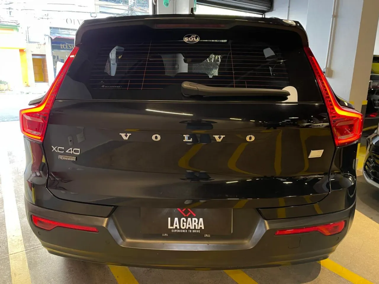 Volvo XC40 Recharge Plug-in Hybrid - Imagem 4