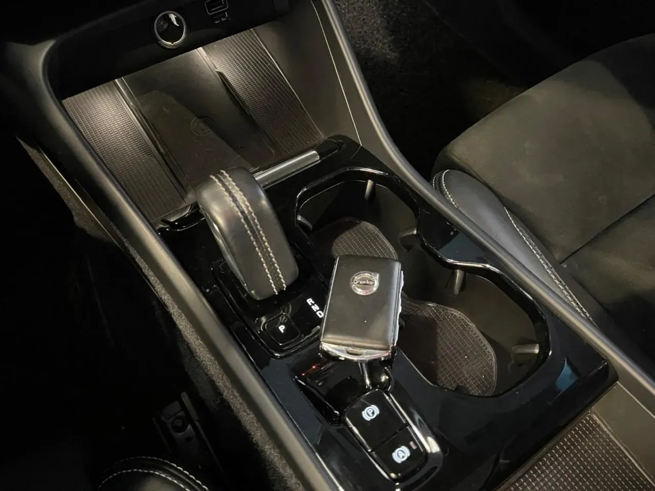 Volvo XC40 Recharge Plug-in Hybrid - Imagem 11