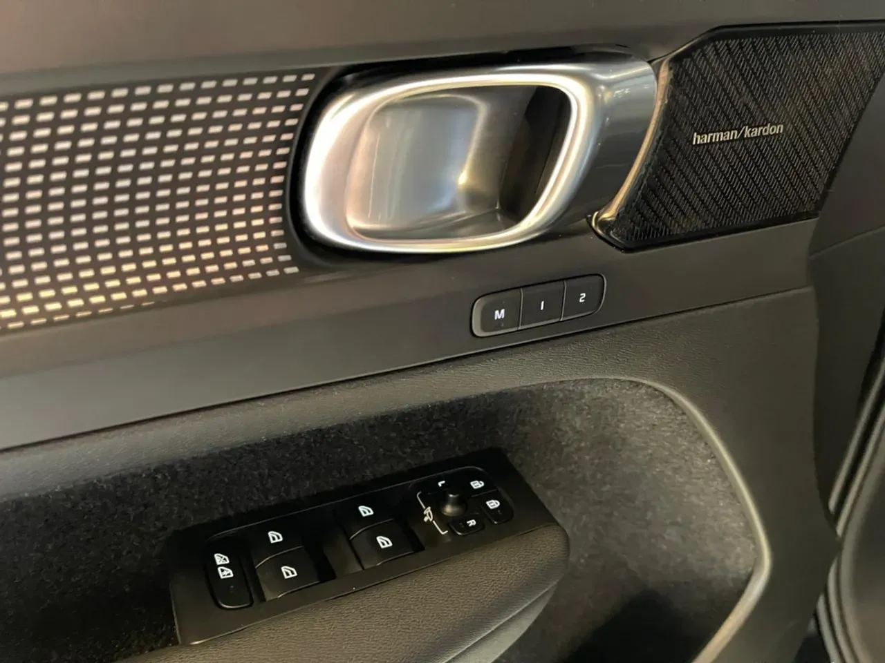 Volvo XC40 Recharge Plug-in Hybrid - Imagem 16