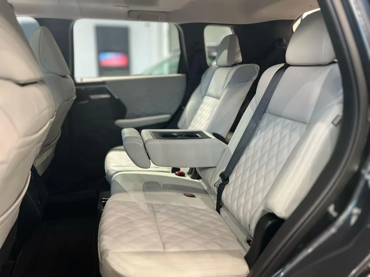 Mitsubishi Outlander Plug-in Hybrid - Imagem 9