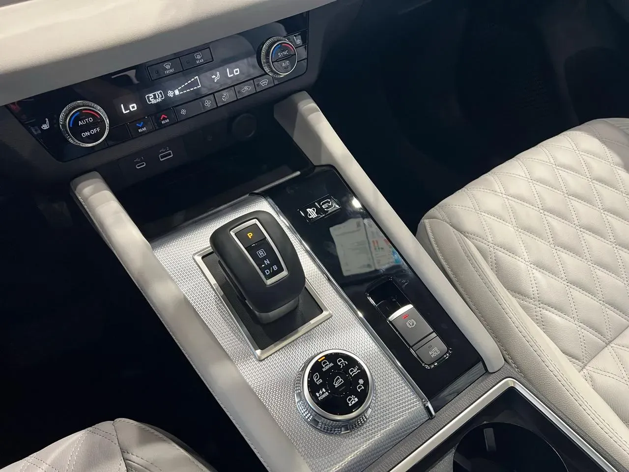 Mitsubishi Outlander Plug-in Hybrid - Imagem 17