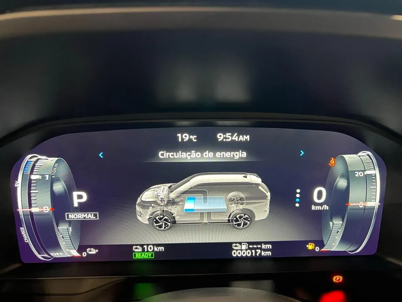 Mitsubishi Outlander Plug-in Hybrid - Imagem 18