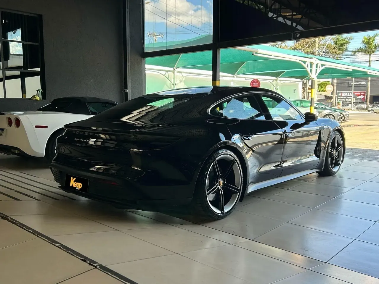 Porsche Taycan - Imagem 6