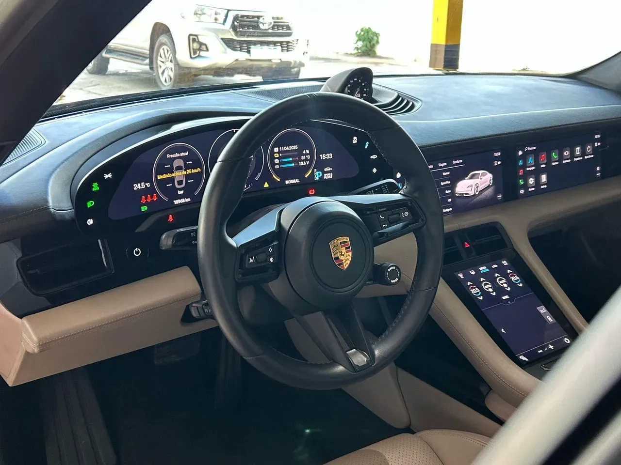 Porsche Taycan - Imagem 8